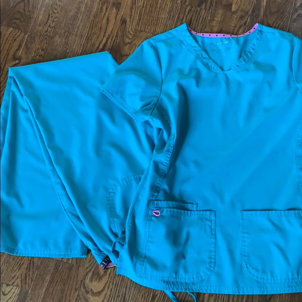 2medium scrub sets